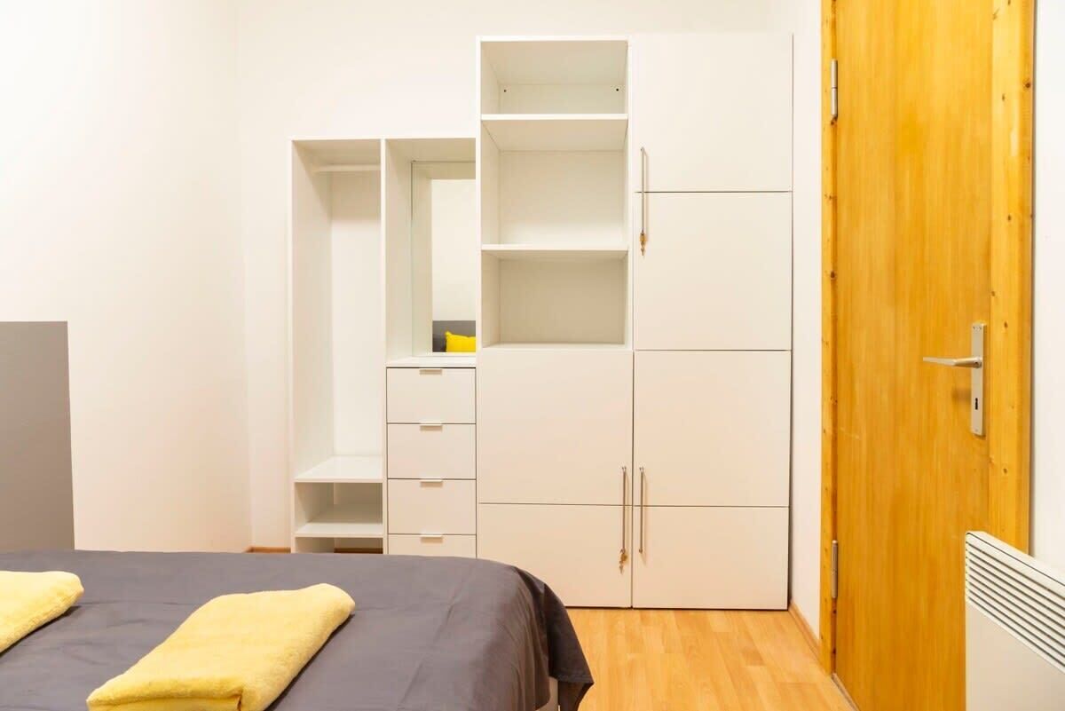 1 bedroom, WiFi, bed sheets