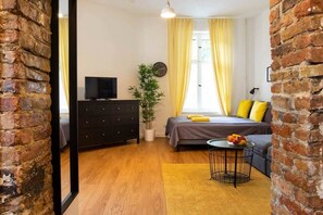 1 bedroom, iron/ironing board, WiFi, bed sheets - Shabby Chic 6 Personen Digitaler Check-In (Berlin)