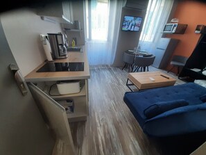 Interior - "Les IRIS" APT 106, T2 COSY, 30 m2, 1 bedroom with TV   (Bourg-Saint-Andéol)