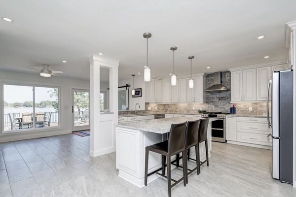 Chef’s dream kitchen. Gas stove, 2x oven, pot filler, coffee maker -cone filters