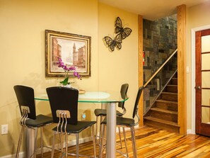 Dining - AnViHaven Luxurious 4bd/4.5 bath.  Convention Center/Center City. (Philadelphia)