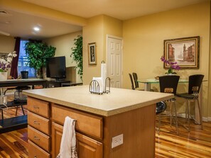 Dining - AnViHaven Luxurious 4bd/4.5 bath.  Convention Center/Center City. (Philadelphia)
