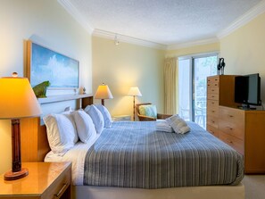 2 bedrooms, iron/ironing board, free WiFi, bed sheets - BEAUTIFUL OCEANVIEW VILLA WITH POOL, BEACH HILTON HEAD (Hilton Head Island)