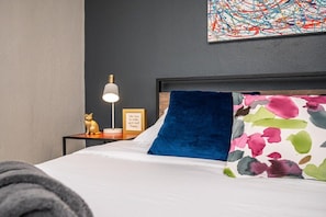 1 bedroom, desk, iron/ironing board, WiFi