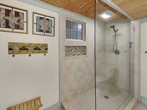 Hair dryer, towels - Country's Retreat | Large Deck, Game Room (Tybee Island)