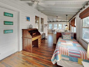 5 slaapkamers, een strijkplank/strijkijzer, gratis internet, beddengoed