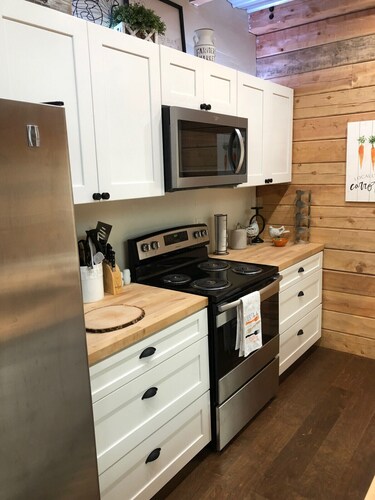 Creekside Modern Cabin Forest Escape in Ellijay