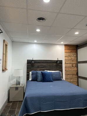2 bedrooms, desk, iron/ironing board, free WiFi