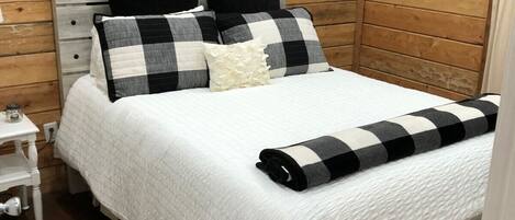2 bedrooms, desk, iron/ironing board, free WiFi