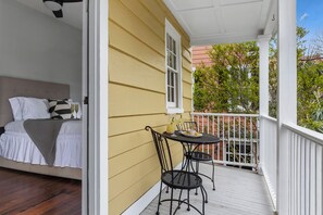 Outdoor dining - Primrose Home: Tradition with a Modern Twist (Charleston)