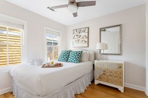 2 bedrooms, iron/ironing board, internet