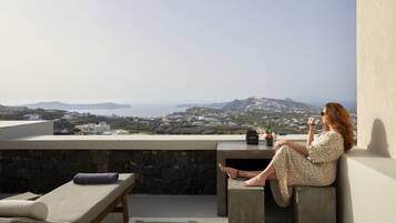 Studio Villa with Private Heated Plunge Pool and Sea View | Hiên