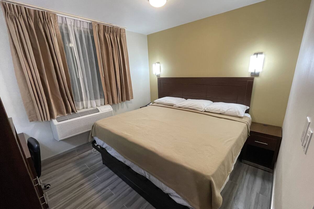 Enkeltrom – deluxe, 1 soverom | Sengetøy av topp kvalitet, dundyner og skrivebord