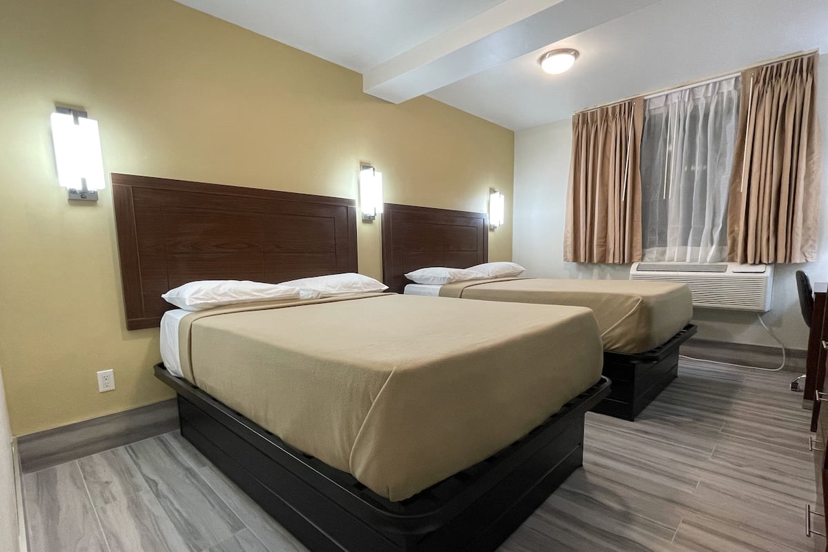 Doppia Deluxe | Biancheria da letto di alta qualità, copriletto in piuma, una scrivania