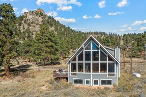 Exterior - Noble View - 3 bedroom home with spectacular views (Estes Park)