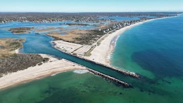 NĂ€ra stranden, solstolar och strandhanddukar