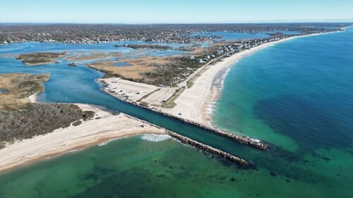 Charming South County Cottage by the Sea near Charlestown