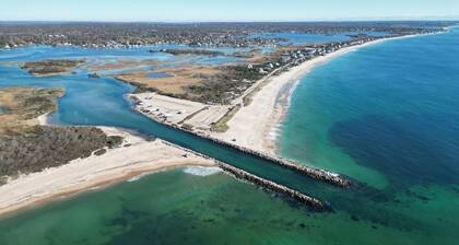 Charming South County Cottage by the Sea near Charlestown