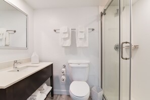 Dusche, Handtücher, Seife, Shampoo