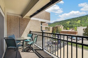 Unclassified image, 2 of 22, button - Vail/Lionshead 2-bedroom condo, walk to Ski Lifts (Vail)