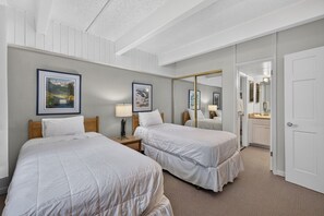 Unclassified image, 4 of 22, button - Vail/Lionshead 2-bedroom condo, walk to Ski Lifts (Vail)