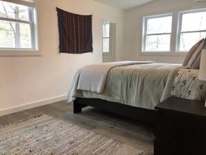 4 bedrooms, iron/ironing board, WiFi