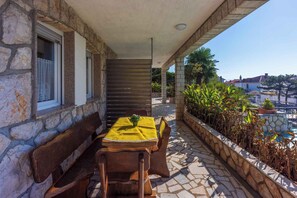 屋外ダイニングエリア