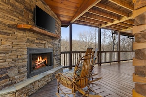Property grounds - 15% off Weekly Stays! Luxurious Large Blue Ridge Mtn. Cabin with Hot Tub! (Morganton)