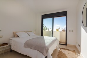 3 chambres, fer et planche à repasser, Wi-Fi gratuit, draps fournis