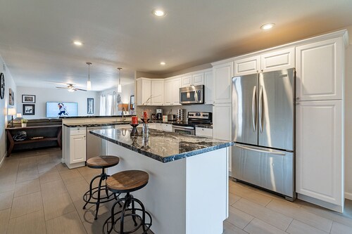 Blue Desert Inn~Family Haven near ASU/Airport