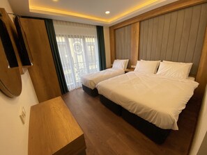 Minibar, in-room safe, blackout drapes, iron/ironing board - Pege Hotel (Istanbul)