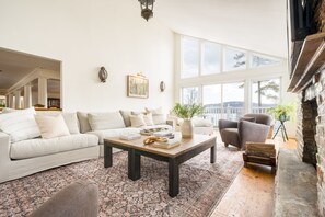 Smart TV, offices - River House by AvantStay | Historic & Secluded Estate on the Hudson River w/Pool (Catskill)