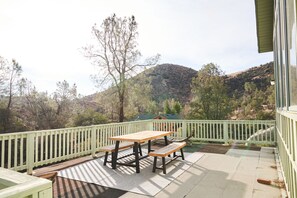 تناول الطعام بالخارج