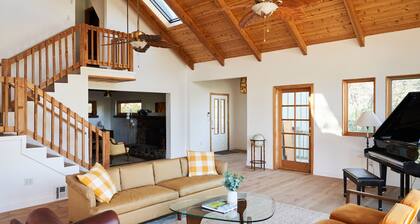 Beautiful and spacious A Frame "Cabin" in Kernville near river and lake isabella