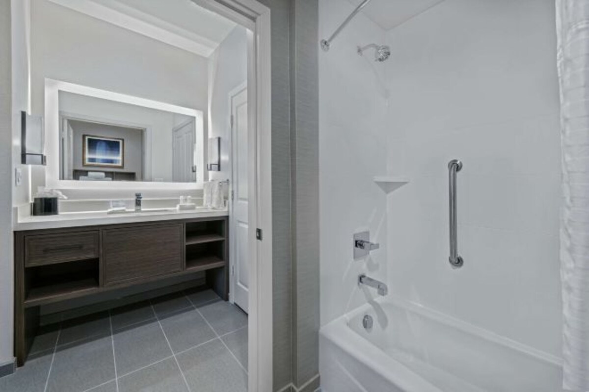 1 Bedroom 2 Queen Suite