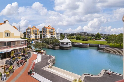 Harbourside Haven - Whangaparāoa Studio Apartment