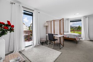 1 bedroom, bed sheets