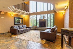 Interior - Marquise 316 1 bed / 1 bath Suite, Pool, Ski in/Ski out on Blackcomb Mountain (Whistler)