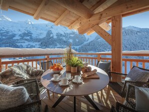 Outdoor dining - Bleu Infini - La Clusaz chalet for 15, cinema, sauna, office - OVO Network (La Clusaz)