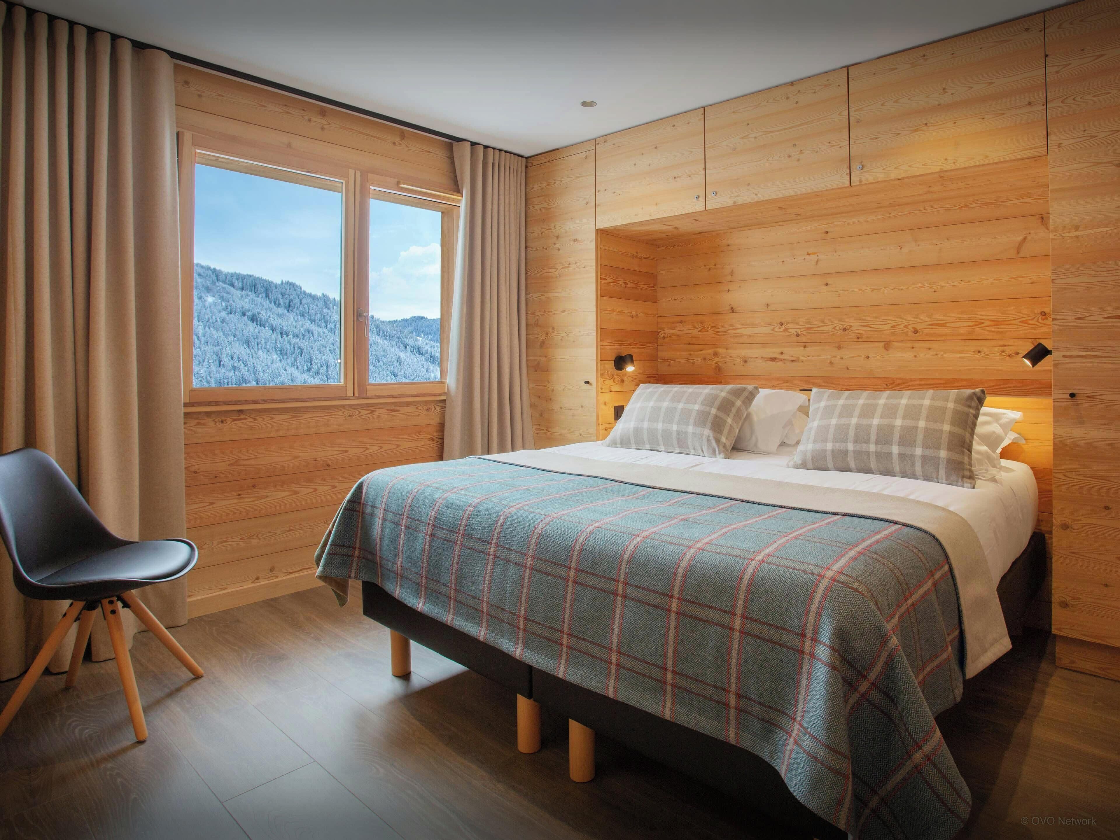 7 chambres, fer et planche à repasser, Wi-Fi, draps fournis