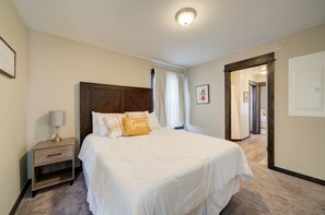 3 bedrooms, iron/ironing board, WiFi, bed sheets - Lovely 3 bedroom Apartment in Bozeman! Unit #C  (Bozeman)