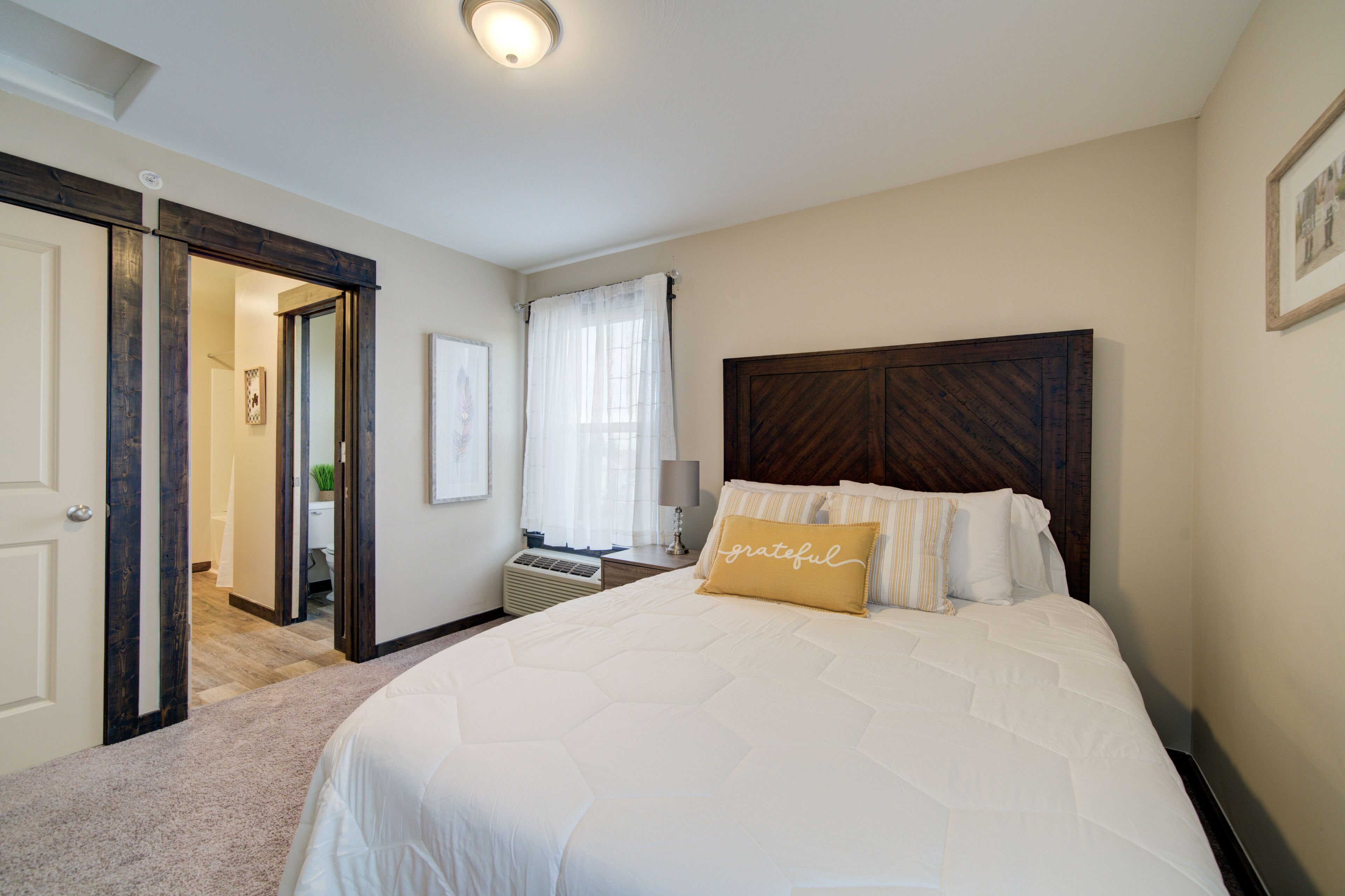 3 chambres, fer et planche à repasser, Wi-Fi, draps fournis