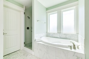 Towels, soap, shampoo, toilet paper