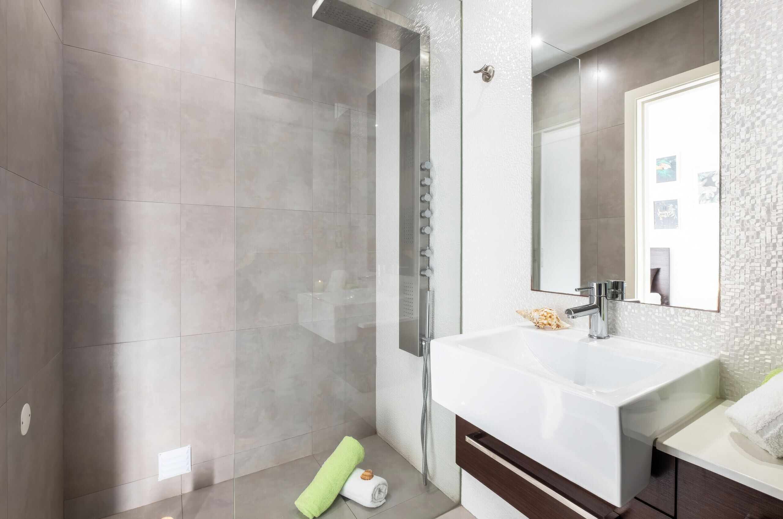 Bathtub, hair dryer, towels