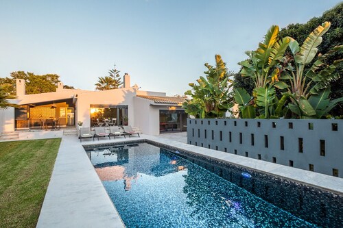 Elegant villa with infinity heatable pool