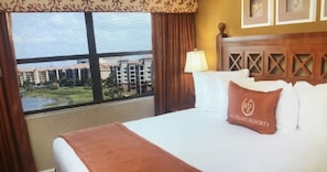 5 bedrooms, desk, iron/ironing board, WiFi