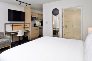 Estudio, 1 cama King size y sofá cama | Caja de seguridad en la habitación y escritorio 