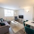 Modern Townhouse Apartment in Stratford Upon Avon With Wifi & Netflix