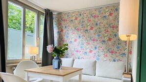 شقة عادية - بحمام خاص (Apartment)