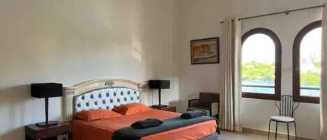 1 bedroom, in-room safe, desk, iron/ironing board